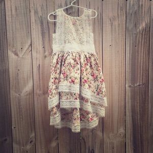 Beautiful floral Scully Child dress.